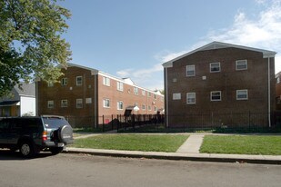 139 N Pine Ave Apartments