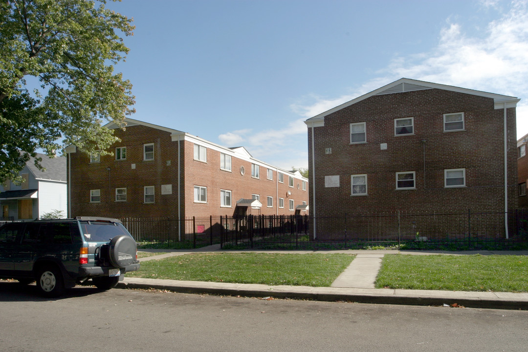 139 N Pine Ave in Chicago, IL - Foto de edificio