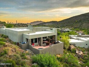 9898 E Graythorn Dr in Scottsdale, AZ - Building Photo - Building Photo