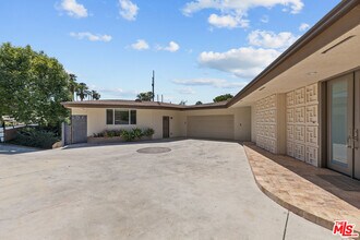 10421 Beckford Ave in Los Angeles, CA - Building Photo - Building Photo