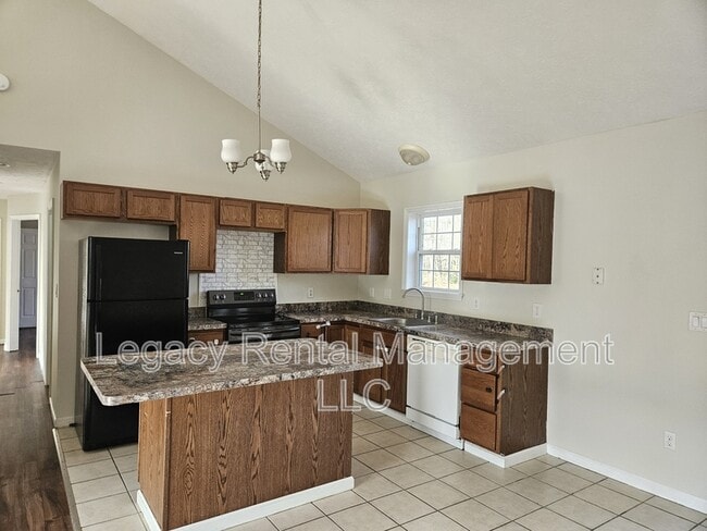 109 Debbie Dr in Drums, PA - Foto de edificio - Building Photo