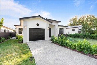 8570 SW 198th St in Cutler Bay, FL - Building Photo - Building Photo