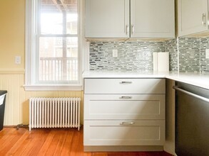 381 Centre St in Boston, MA - Building Photo - Building Photo
