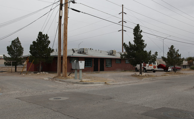 4101 Morehead Ave in El Paso, TX - Foto de edificio - Building Photo