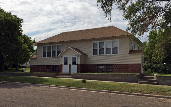 104 W 3rd St in Saint Francis, KS - Building Photo