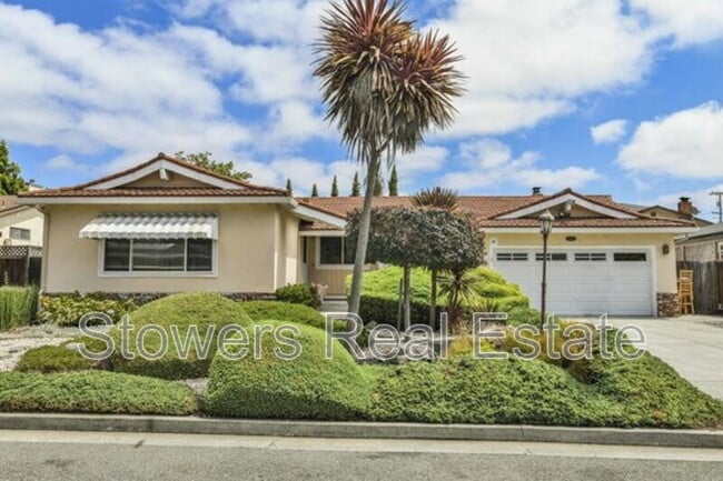 property at 19248 Pinehaven Pl