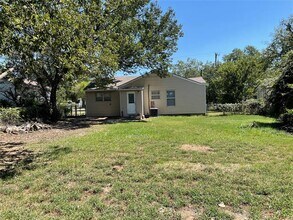 1407 Oliver St in Weatherford, TX - Building Photo - Building Photo