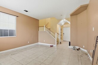 7208 Paseo Del Rio in City Of Commerce, CA - Building Photo - Building Photo