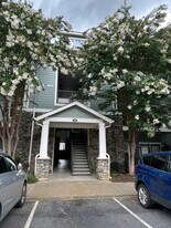 700 Vista Lake Dr, Unit 307 in Candler, NC - Building Photo