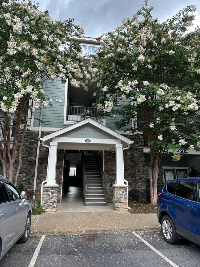 property at 700 Vista Lake Dr