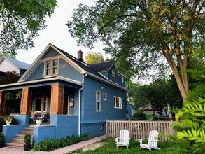 1119 Wesley Ave, Unit 1 in Evanston, IL - Building Photo - Building Photo