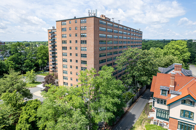 The Woodland in Hartford, CT - Foto de edificio - Building Photo