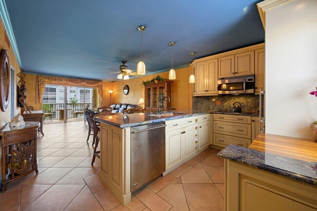 600 NE 2nd St in Dania Beach, FL - Building Photo - Building Photo