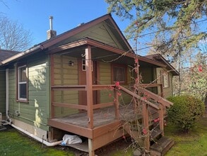 1875 Columbia Alley in Eugene, OR - Building Photo - Building Photo