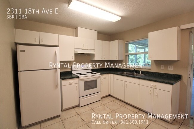 2311 18th Ave E in Palmetto, FL - Building Photo - Building Photo