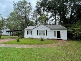 218 S Park Dr in Jackson, MS - Building Photo