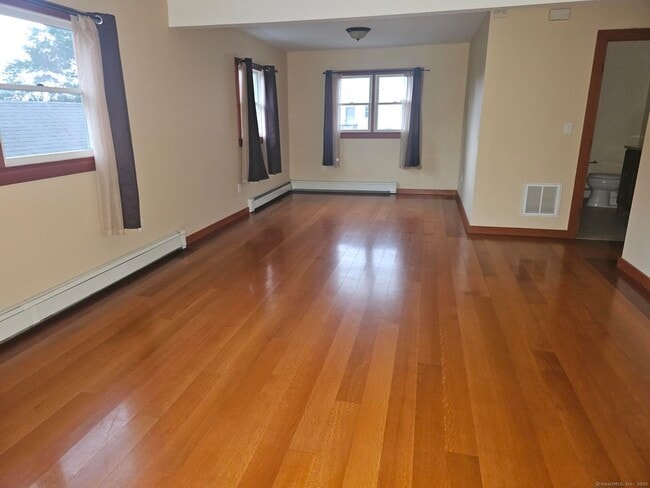 79 Hollywood Ave in Bridgeport, CT - Building Photo - Building Photo