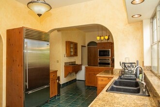 592 Kaupakalua Rd in Haiku-Pauwela, HI - Building Photo - Building Photo