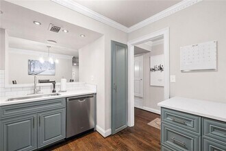 5170 Chemin De Vie NE in Sandy Springs, GA - Building Photo - Building Photo