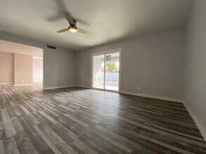 4007 W Rue De Lamour Ave in Phoenix, AZ - Building Photo - Building Photo