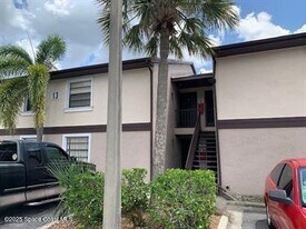 2805 Rhonda Ln in Melbourne, FL - Building Photo