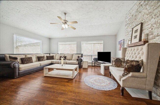 16147 New Field Dr in Houston, TX - Building Photo - Building Photo