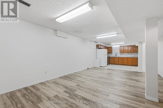 584 Strouds Ln in Pickering, ON - Building Photo - Building Photo