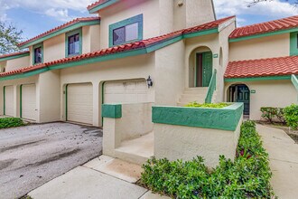 13 Lexington Ln E in Palm Beach Gardens, FL - Building Photo - Building Photo