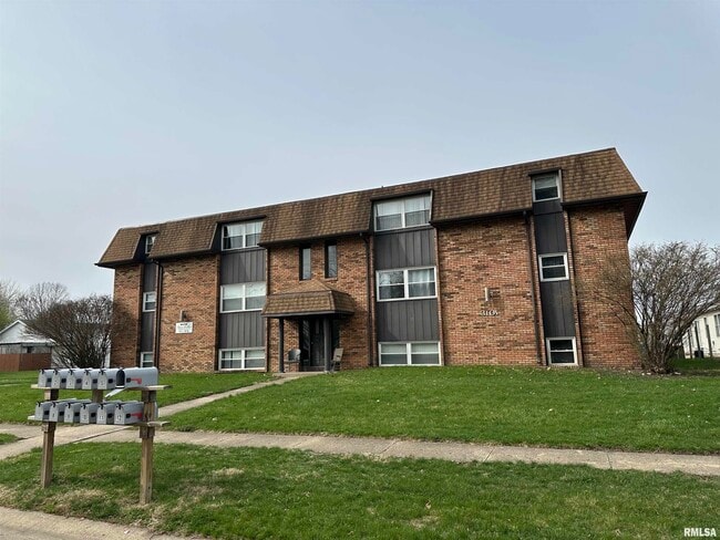 property at 3101 Twin Lakes Dr