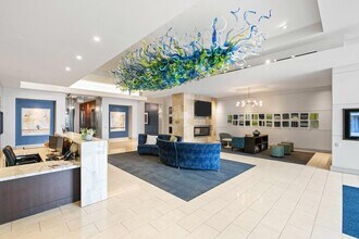 100 Pier 4 in Boston, MA - Foto de edificio - Building Photo