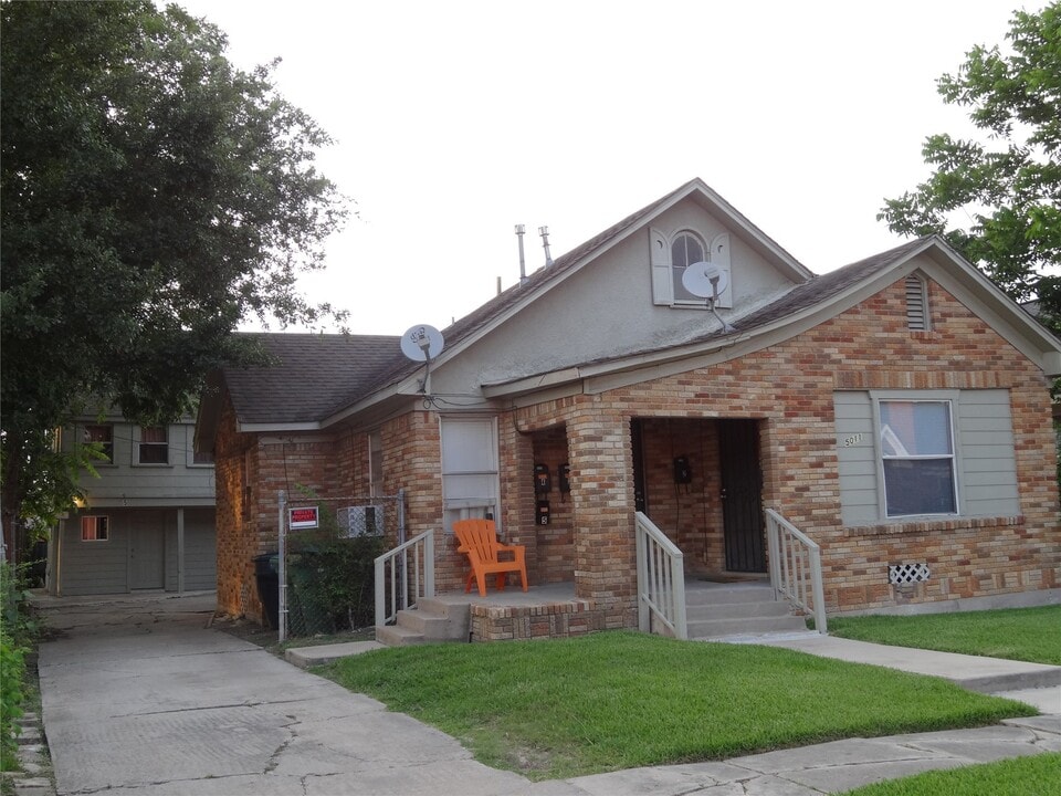 5011 Lindsay St in Houston, TX - Building Photo