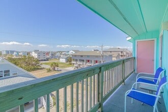 418 Carolina Beach Ave N in Carolina Beach, NC - Building Photo - Building Photo
