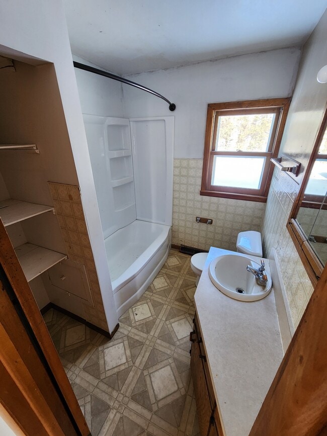 306 W 4th Ave S in Ada, MN - Building Photo - Building Photo