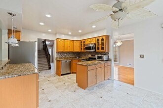 24 Alton Dr in Franklin Township, NJ - Building Photo - Building Photo