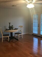 8117 Philadelphia Dr in Fairborn, OH - Foto de edificio - Building Photo