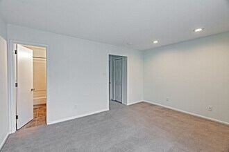 3207 Champions Dr in Wilmington, DE - Building Photo - Building Photo