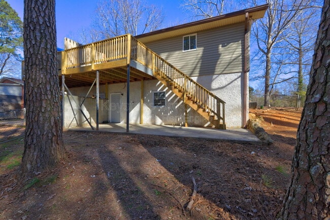 2223 Davis Rd SW in Stone Mountain, GA - Foto de edificio - Building Photo
