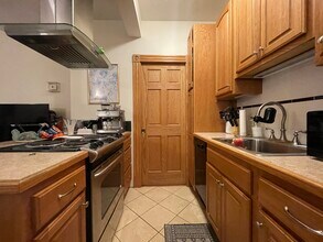 87 Myrtle St in Boston, MA - Building Photo - Building Photo