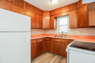 2480 Sylmar Ct in Cincinnati, OH - Building Photo - Building Photo