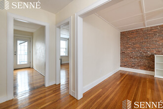294 Spring Street Ext, Unit 4 in Medford, MA - Foto de edificio - Building Photo