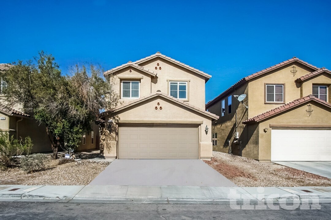 11751 Village Arbor St in Las Vegas, NV - Foto de edificio