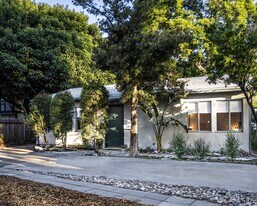 12354 Addison St in Valley Village, CA - Building Photo
