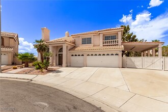 2502 Horseshoe Bay Ct in Henderson, NV - Building Photo - Building Photo