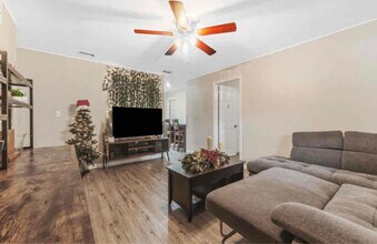 1742 31st Ave N in St. Petersburg, FL - Building Photo - Building Photo