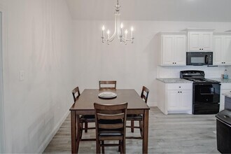 1718 102nd St in Lubbock, TX - Building Photo - Building Photo