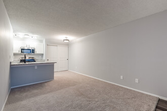 Kilborough Apartments in Columbus, OH - Building Photo - Building Photo