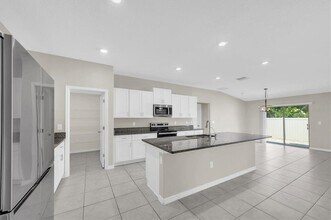 1873 Colding Dr in Ruskin, FL - Building Photo - Building Photo