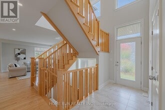 100 Lochhouse Walk in Ottawa, ON - Building Photo - Building Photo