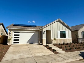 1641 Bloom Ave in Clovis, CA - Building Photo