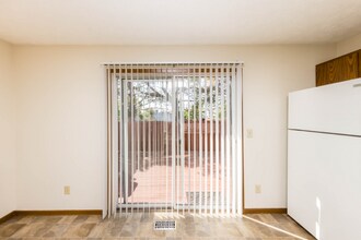 818 Annagladys Dr in Columbus, OH - Foto de edificio - Building Photo